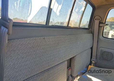 1996 Toyota Tacoma Xtracab z USA, uszkodzony, nr VIN 4TAVL52N1TZ198733